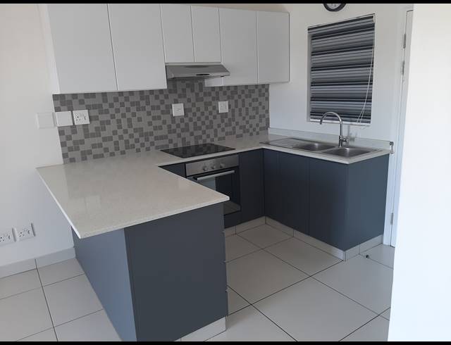 2 BEDROOM APARTMENT FOR SALE IN UMHLANGA RIDGE